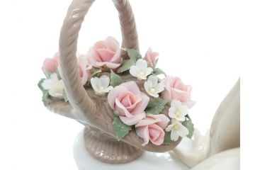 リヤドロ　LLADRO　輝く時　艶めかしく気品漂う女性のフィギュリン(箱なし、陶器人形、置物、オブジェ)(定価181,500円)(R-061896)