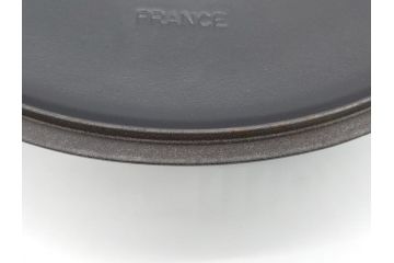 フランス　Le Creuset　ル・クルーゼ　ココット・オーバル　マッドブラック　スタイリッシュなカラーリングと機能性を兼ね備えた万能鍋(箱付き、キッチンウェア、鋳物(いもの)、ホーロー鍋)(R-061899)