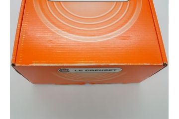 フランス　Le Creuset　ル・クルーゼ　ココット・オーバル　マッドブラック　スタイリッシュなカラーリングと機能性を兼ね備えた万能鍋(箱付き、キッチンウェア、鋳物(いもの)、ホーロー鍋)(R-061899)