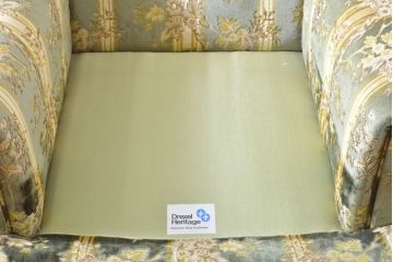 中古　美品　DREXEL HERITAGE(ドレクセルヘリテイジ)　クラシカルな雰囲気を醸し出す1人掛けソファ(一人掛けソファ、アームチェア)(R-061904)