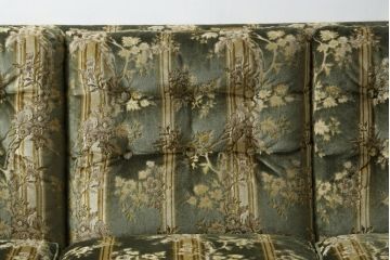 中古　美品　DREXEL HERITAGE(ドレクセルヘリテイジ)　クラシカルな雰囲気を醸し出す3人掛けソファ(三人掛けソファ、3P)(R-061906)