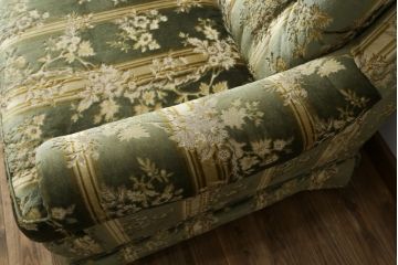 中古　美品　DREXEL HERITAGE(ドレクセルヘリテイジ)　クラシカルな雰囲気を醸し出す3人掛けソファ(三人掛けソファ、3P)(R-061906)