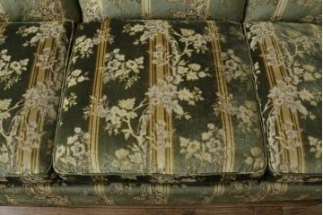 中古　美品　DREXEL HERITAGE(ドレクセルヘリテイジ)　クラシカルな雰囲気を醸し出す3人掛けソファ(三人掛けソファ、3P)(R-061906)