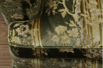 中古　美品　DREXEL HERITAGE(ドレクセルヘリテイジ)　クラシカルな雰囲気を醸し出す3人掛けソファ(三人掛けソファ、3P)(R-061906)