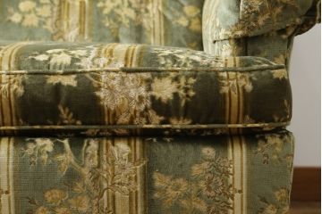 中古　美品　DREXEL HERITAGE(ドレクセルヘリテイジ)　クラシカルな雰囲気を醸し出す3人掛けソファ(三人掛けソファ、3P)(R-061906)