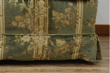 中古　美品　DREXEL HERITAGE(ドレクセルヘリテイジ)　クラシカルな雰囲気を醸し出す3人掛けソファ(三人掛けソファ、3P)(R-061906)