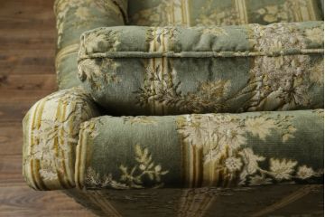中古　美品　DREXEL HERITAGE(ドレクセルヘリテイジ)　クラシカルな雰囲気を醸し出す3人掛けソファ(三人掛けソファ、3P)(R-061906)