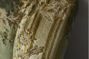 中古　美品　DREXEL HERITAGE(ドレクセルヘリテイジ)　クラシカルな雰囲気を醸し出す3人掛けソファ(三人掛けソファ、3P)(R-061906)