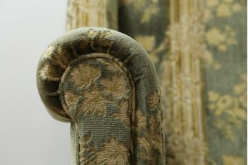 中古　美品　DREXEL HERITAGE(ドレクセルヘリテイジ)　クラシカルな雰囲気を醸し出す3人掛けソファ(三人掛けソファ、3P)(R-061906)