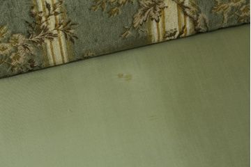 中古　美品　DREXEL HERITAGE(ドレクセルヘリテイジ)　クラシカルな雰囲気を醸し出す3人掛けソファ(三人掛けソファ、3P)(R-061906)