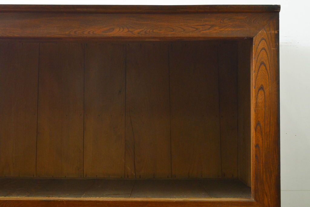 和製アンティーク 漆塗り 前面欅(ケヤキ)材 上質な空間を演出する六尺サイズの収納箪笥キャビネット(夜具箪笥、水屋箪笥、布団箪笥、食器棚、戸棚、収納棚、引き出し)(R-061907)