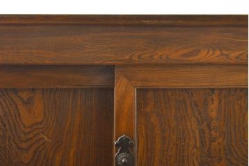 和製アンティーク 漆塗り 前面欅(ケヤキ)材 上質な空間を演出する六尺サイズの収納箪笥キャビネット(夜具箪笥、水屋箪笥、布団箪笥、食器棚、戸棚、収納棚、引き出し)(R-061907)