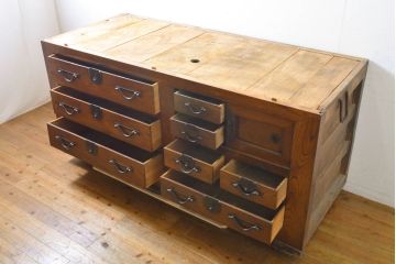 和製アンティーク 漆塗り 前面欅(ケヤキ)材 上質な空間を演出する六尺サイズの収納箪笥サイドボード(夜具箪笥、水屋箪笥、布団箪笥、引き出し、サイドチェスト)(R-061909)