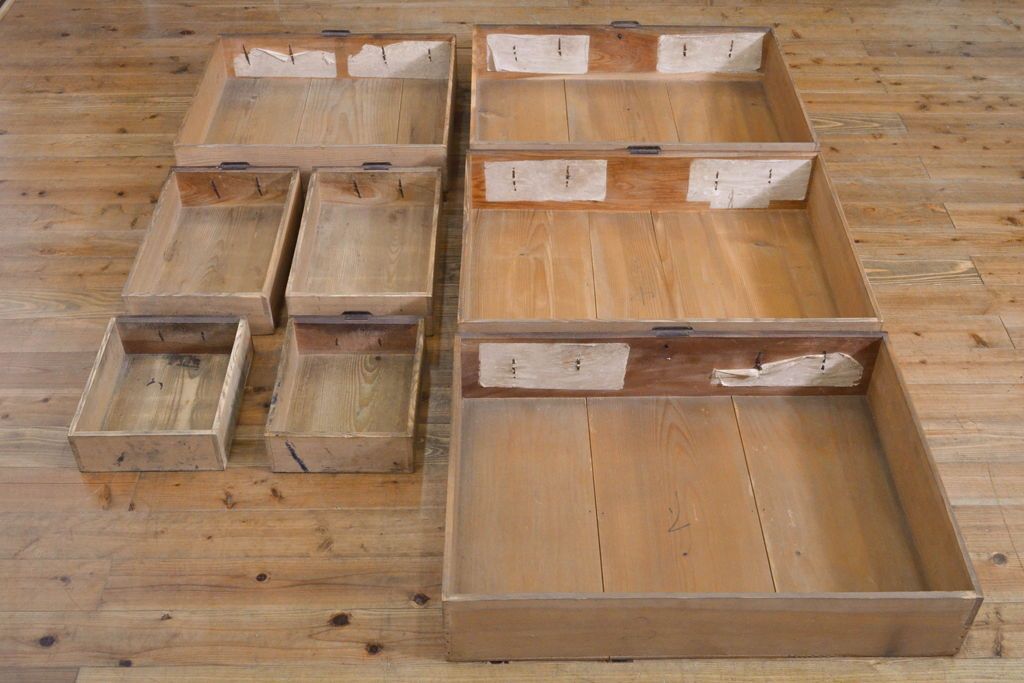 和製アンティーク 漆塗り 前面欅(ケヤキ)材 上質な空間を演出する六尺サイズの収納箪笥サイドボード(夜具箪笥、水屋箪笥、布団箪笥、引き出し、サイドチェスト)(R-061909)