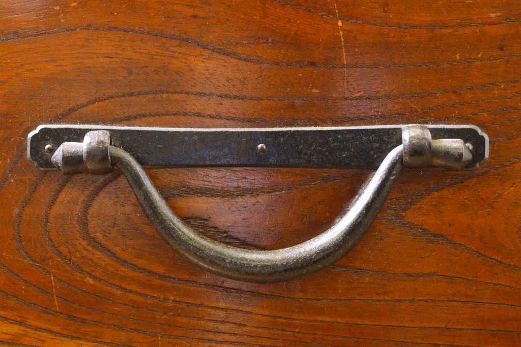 和製アンティーク 漆塗り 前面欅(ケヤキ)材 上質な空間を演出する六尺サイズの収納箪笥サイドボード(夜具箪笥、水屋箪笥、布団箪笥、引き出し、サイドチェスト)(R-061909)