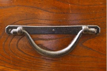 和製アンティーク 漆塗り 前面欅(ケヤキ)材 上質な空間を演出する六尺サイズの収納箪笥サイドボード(夜具箪笥、水屋箪笥、布団箪笥、引き出し、サイドチェスト)(R-061909)