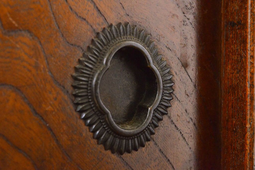 和製アンティーク 漆塗り 前面欅(ケヤキ)材 上質な空間を演出する六尺サイズの収納箪笥サイドボード(夜具箪笥、水屋箪笥、布団箪笥、引き出し、サイドチェスト)(R-061909)