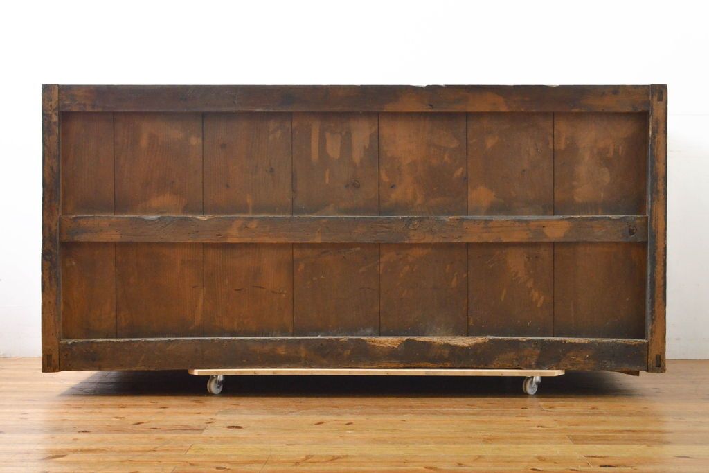 和製アンティーク 漆塗り 前面欅(ケヤキ)材 上質な空間を演出する六尺サイズの収納箪笥サイドボード(夜具箪笥、水屋箪笥、布団箪笥、引き出し、サイドチェスト)(R-061909)