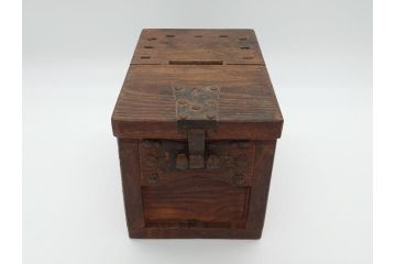 アンティーク雑貨　古民具・骨董　総栗材　古い質感が味のある銭箱(木箱、銭函、小物収納)(R-061925)