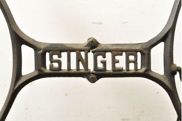 イギリスアンティーク　SINGER(シンガー)社　レトロな佇まいがお洒落なミシンの鉄脚(シンガーミシン、ミシンテーブル、ミシン台、バタフライテーブル)(R-061941)