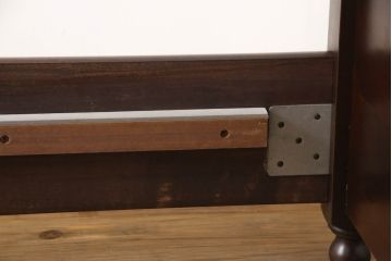 中古　北海道民芸家具　希少な絶版品!　日本ベッドのハイクラスマットレス付き! クラシカルな雰囲気漂うベッドフレーム(シングル)(R-061946)
