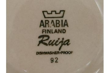 ARABIA FINLAND　Ruija(ルイージャ)　Ulla Procope(ウラ・プロコッペ)　優しさと温かみある絵付けが印象的なカップ&ソーサー3客セット(アラビア、フィンランド、Sモデル、北欧食器、C&S)(R-061949)