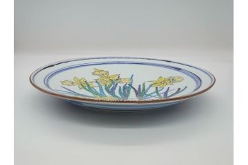 京都府無形文化財　竹中浩　色絵水仙文　温かみのある絵付けが魅力の皿(共箱付き、大皿、プレート、作家物、和食器)(R-061952)