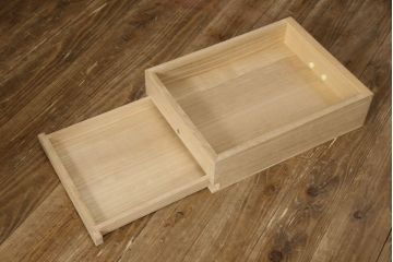 中古　最高級　伝統工芸士　中山昌二作　かくし付き　凛とした佇まいが気品を感じさせる加茂総桐箪笥(大丸、四方丸、桐たんす、着物箪笥、衣装タンス、和タンス)(定価約240万)(R-061956)
