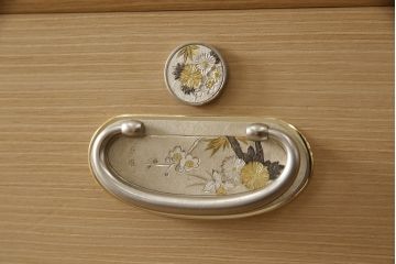 中古　最高級　伝統工芸士　中山昌二作　かくし付き　凛とした佇まいが気品を感じさせる加茂総桐箪笥(大丸、四方丸、桐たんす、着物箪笥、衣装タンス、和タンス)(定価約240万)(R-061956)