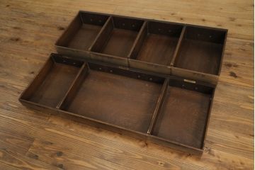 イギリスビンテージ　ロスジョン(ROSJOHN)　脚部まで凝ったデザインが高級感を醸し出すデスク(在宅用、ワークデスク、在宅ワーク用、両袖机、オフィスデスク、ヴィンテージ)(R-061957)