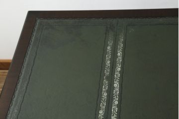 イギリスビンテージ　ロスジョン(ROSJOHN)　脚部まで凝ったデザインが高級感を醸し出すデスク(在宅用、ワークデスク、在宅ワーク用、両袖机、オフィスデスク、ヴィンテージ)(R-061957)