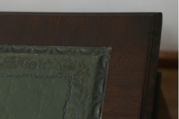 イギリスビンテージ　ロスジョン(ROSJOHN)　脚部まで凝ったデザインが高級感を醸し出すデスク(在宅用、ワークデスク、在宅ワーク用、両袖机、オフィスデスク、ヴィンテージ)(R-061957)