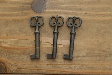 イギリスビンテージ　ロスジョン(ROSJOHN)　脚部まで凝ったデザインが高級感を醸し出すデスク(在宅用、ワークデスク、在宅ワーク用、両袖机、オフィスデスク、ヴィンテージ)(R-061957)