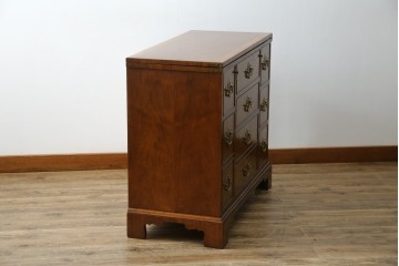 イギリスヴィンテージ　高級品　激レア　拡張式天板付き　マホガニー材　バーズアイが印象的なチェスト　(R-061958)