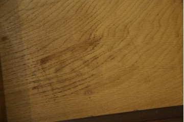 イギリスヴィンテージ　高級品　激レア　拡張式天板付き　マホガニー材　バーズアイが印象的なチェスト　(R-061958)