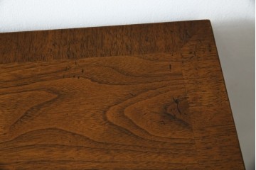 イギリスヴィンテージ　高級品　激レア　拡張式天板付き　マホガニー材　バーズアイが印象的なチェスト　(R-061958)