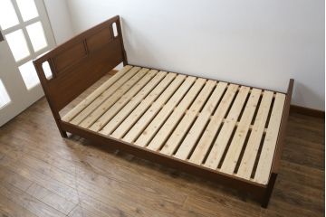 中古　DREXEL HERITAGE(ドレクセルヘリテイジ)　Triune(トライユン)　落ち着いた雰囲気づくりを叶えるベッド(セミダブル)(R-061962)