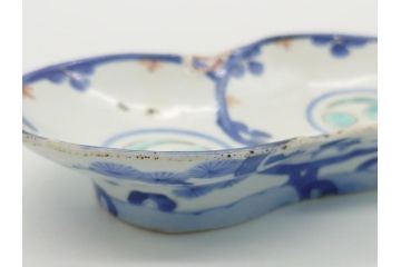 平戸焼　小柿製　色絵　染付　二つ巴紋　6寸皿　約18.5cm　縁起の良いひょうたん型のフォルムが印象的な変形皿(六寸、共箱付き、松竹梅、三川内焼、和食器、和皿)(R-061963)