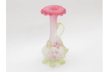 西洋アンティーク　ヴァセリンガラス　ウラン　繊細で華やかな装飾が目を惹く花瓶(花器、花入、フラワーベース、ワセリンガラス、木箱付き)(R061964)