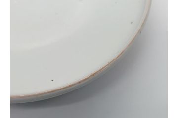 明治期　伊万里　色絵　金襴手　角冨　松鶴図　色彩鮮やかな吉祥図が目を引く蓋付き4寸(約12cm)碗&5寸(約15cm)深皿&3寸(約9cm)湯呑み3点セット(四寸、五寸、三寸、角富、向付、蕎麦猪口、和食器、和皿)(R-061968)
