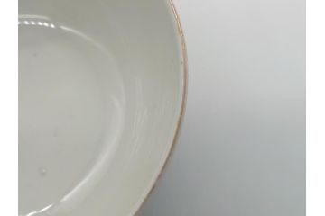 明治期　伊万里　色絵　金襴手　角冨　松鶴図　色彩鮮やかな吉祥図が目を引く蓋付き4寸(約12cm)碗&5寸(約15cm)深皿&3寸(約9cm)湯呑み3点セット(四寸、五寸、三寸、角富、向付、蕎麦猪口、和食器、和皿)(R-061968)