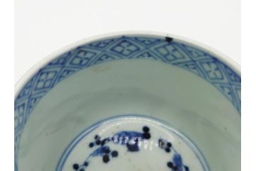 江戸期　染付　梅文　蛸唐草　職人による丁寧な絵付けに魅了される猪口(大・小)2客セット(松竹梅、和食器)(R-061970)
