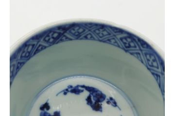 江戸期　染付　梅文　蛸唐草　職人による丁寧な絵付けに魅了される猪口(大・小)2客セット(松竹梅、和食器)(R-061970)