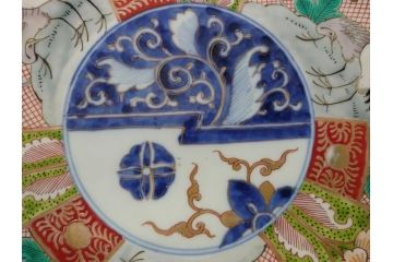 明治期　伊万里　色絵　金襴手　角冨　松鶴図　色彩鮮やかな吉祥図が目を引く皿(大8寸　約24cm・小7寸　約21.5cm)2枚セット(八寸、七寸、角富、和食器、和皿)(R-061971)