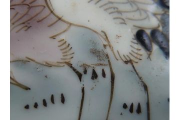 明治期　伊万里　色絵　金襴手　角冨　松鶴図　色彩鮮やかな吉祥図が目を引く皿(大8寸　約24cm・小7寸　約21.5cm)2枚セット(八寸、七寸、角富、和食器、和皿)(R-061971)