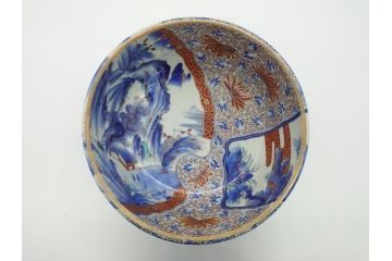 江戸期　古伊万里　色絵　染付　山水文　1尺皿　約31.5cm　藍色の濃淡で表現された図が魅力的な深鉢(一尺、深皿、和食器、和皿)(R-061979)