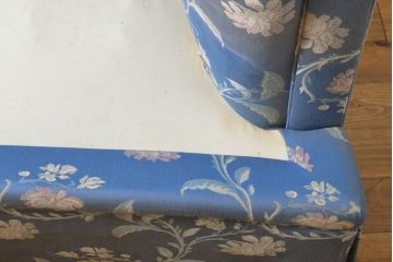 中古　DREXEL HERITAGE(ドレクセルヘリテイジ)　エレガントなデザインとクラシカルな柄が目を惹く三人掛けソファ(3人掛け、3P、トリプルソファ)(R-061985)