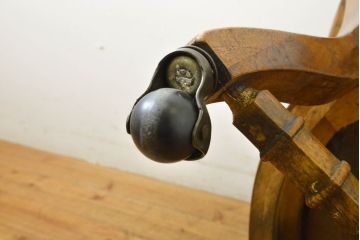 中古　DREXEL HERITAGE(ドレクセルヘリテイジ)　Grand Villa(グランドヴィラ)　くつろぎの時間を演出するキャスター付きアームチェア(椅子、イス、ダイニングチェア)(R-061989)