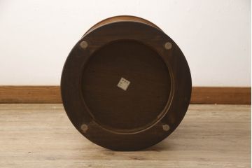 中古　DREXEL HERITAGE(ドレクセルヘリテイジ)　Triune(トライユン)　クラシカルな佇まいと美しい杢目使いが目を惹くドラムテーブル(サイドテーブル、ラウンドテーブル、コーヒーテーブル、ミニテーブル、サイドキャビネット)(R-061992)