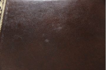 中古　美品　スペイン高級家具　トーマスカバレロ(TOMAS CABALLERO)　クラシカルな佇まいが美しいレザートップデスク(ワークデスク、在宅用、在宅ワーク)(R-061993)